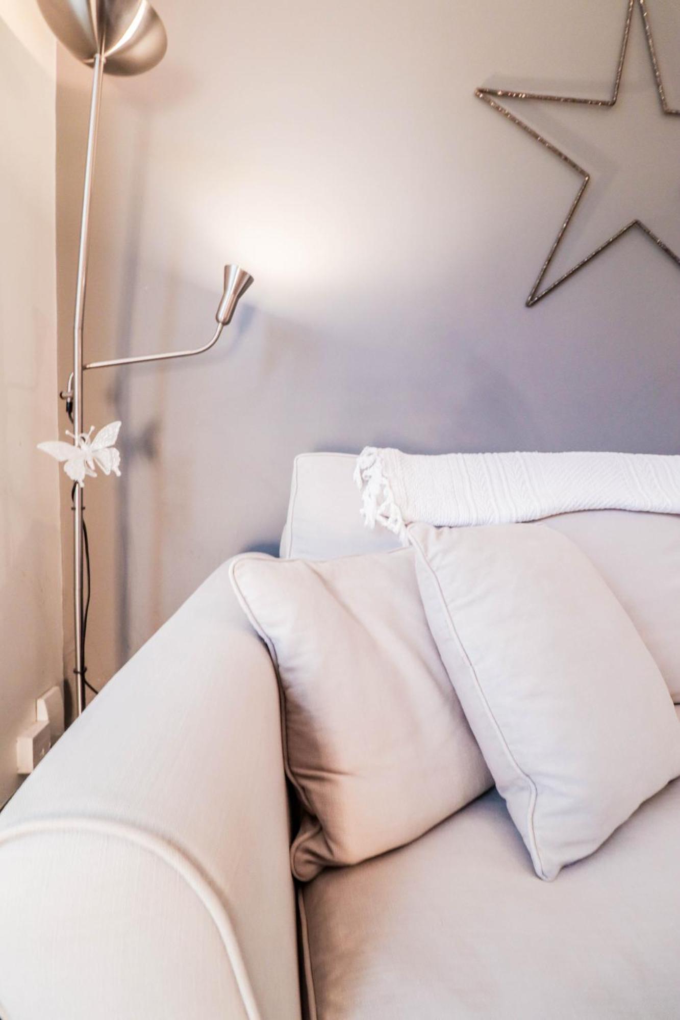 Holiday home Chic 3-bedroom Family Retreat In Stratford, Fast Internet And Near Shops London