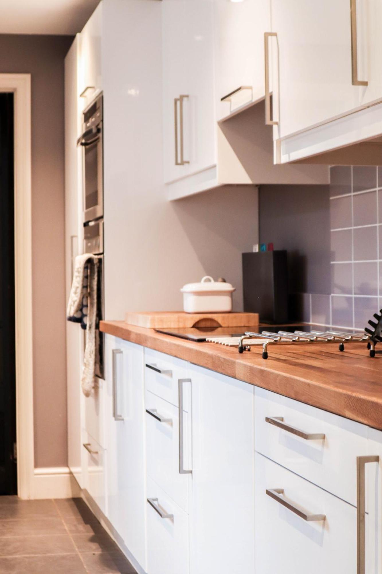 Holiday home Chic 3-bedroom Family Retreat In Stratford, Fast Internet And Near Shops *