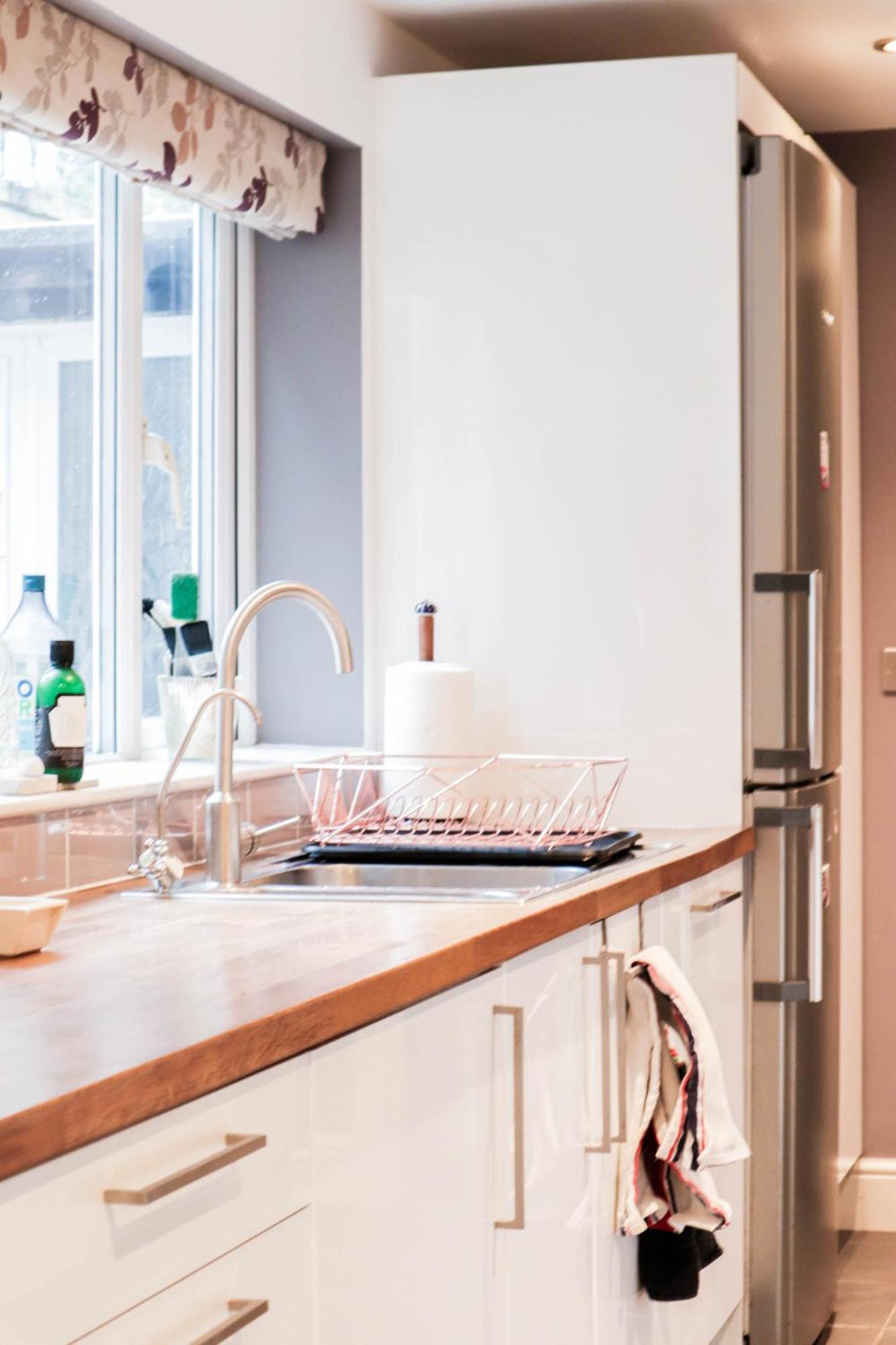 Chic 3-bedroom Family Retreat In Stratford, Fast Internet And Near Shops London