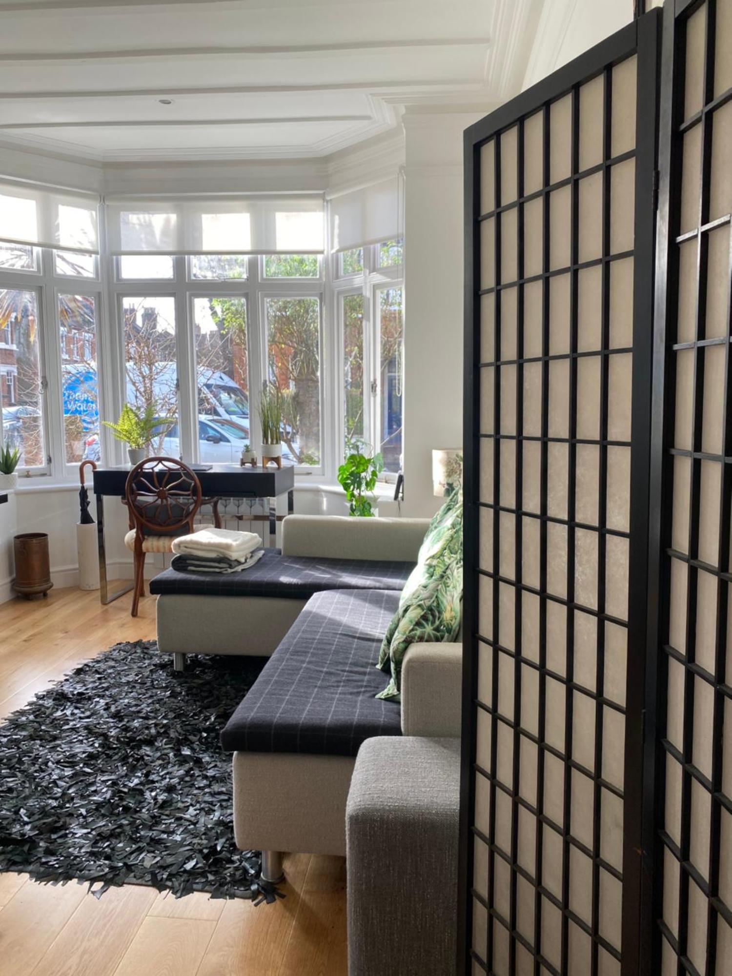 Interior Designed Flat Near Kew Botanical Gardens * London