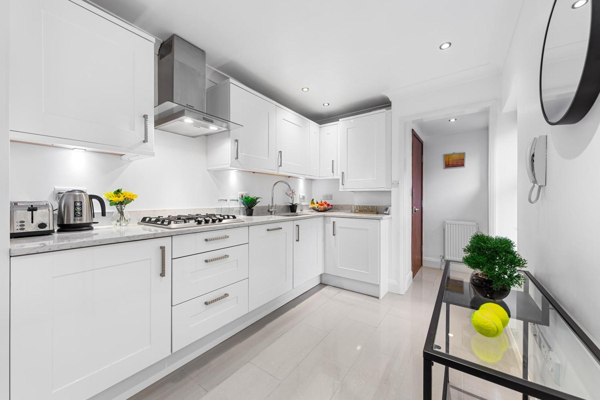 Elegant Serviced - Apartment *