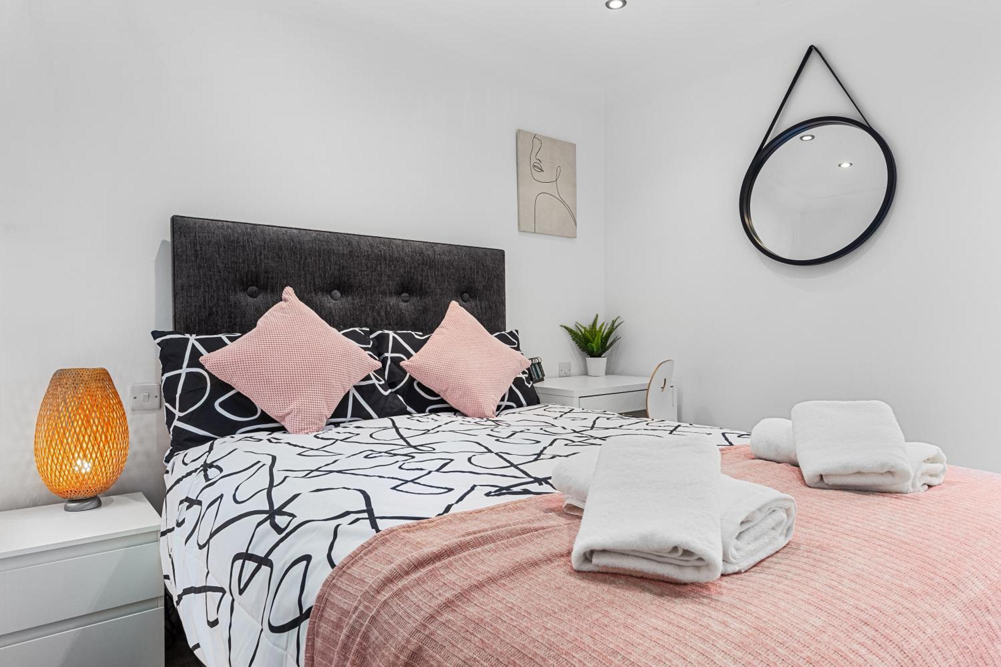 Elegant Serviced - Apartment