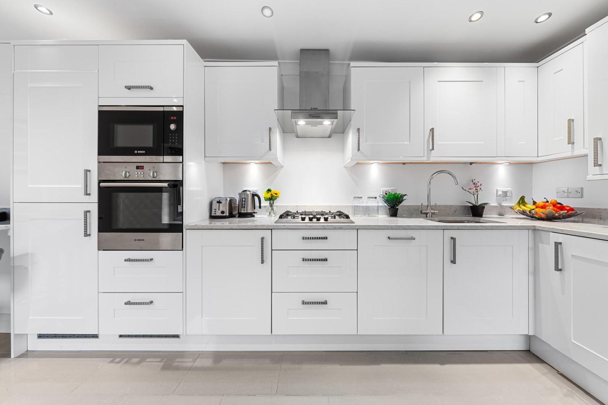 Elegant Serviced - Apartment *