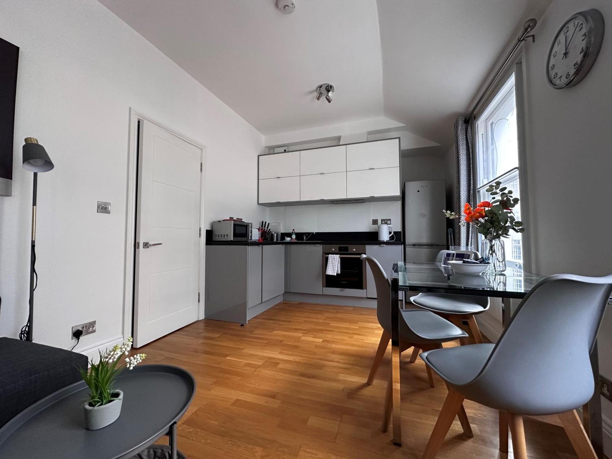 Apartment 4, Soho 2nd Floor By Indigo Flats *