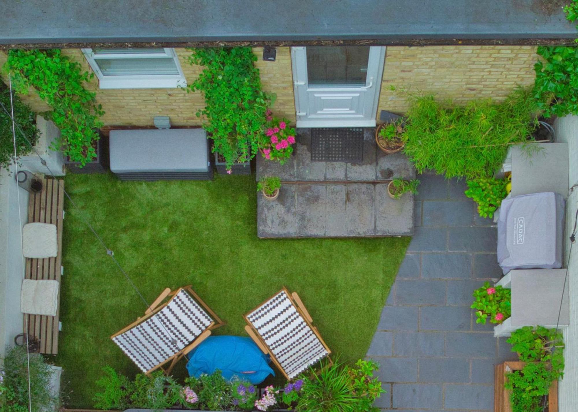 Apartment Modern Self-contained With Own Access In Stroud London