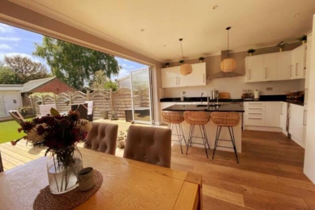 Casa de férias Luxury 4 Bed 2 Bath House With Garden Near Wimbledon