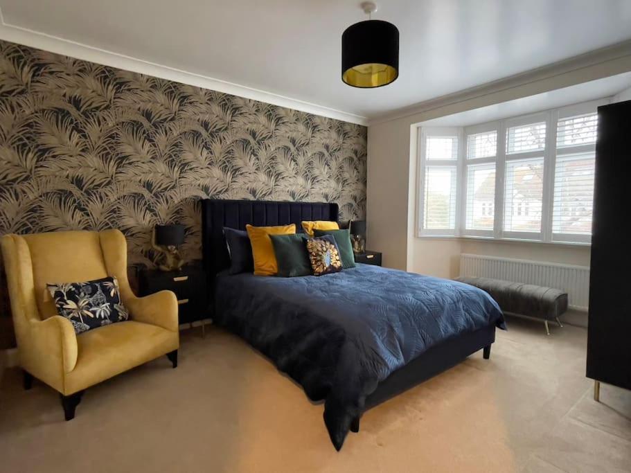 Luxury 4 Bed 2 Bath House With Garden Near Wimbledon London