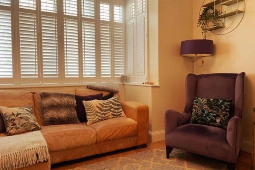 Luxury 4 Bed 2 Bath House With Garden Near Wimbledon Casa de férias *