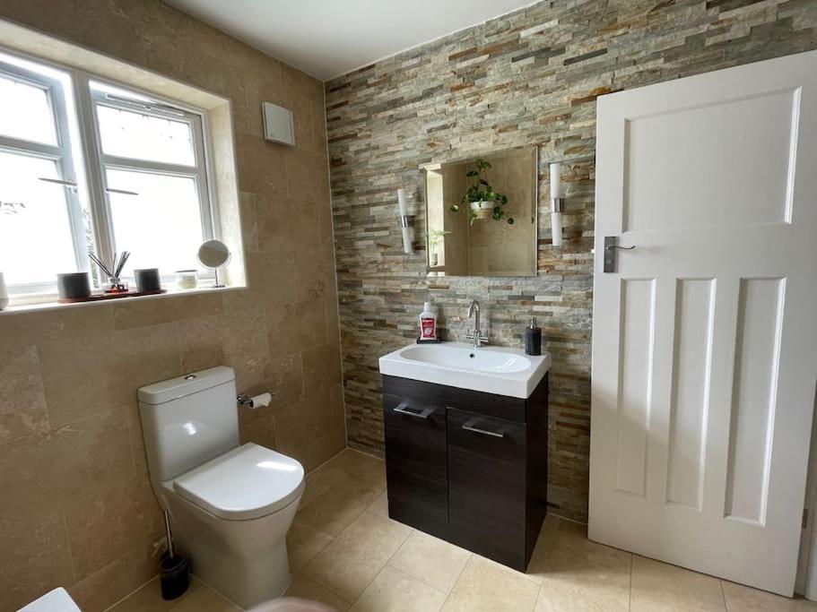 Casa de férias Luxury 4 Bed 2 Bath House With Garden Near Wimbledon *