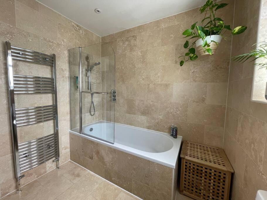 Casa de férias Luxury 4 Bed 2 Bath House With Garden Near Wimbledon Londres