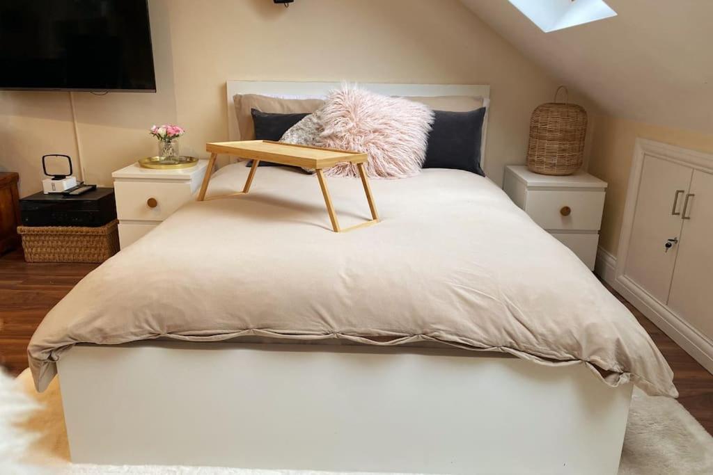 Luxury 4 Bed 2 Bath House With Garden Near Wimbledon Casa de férias Londres