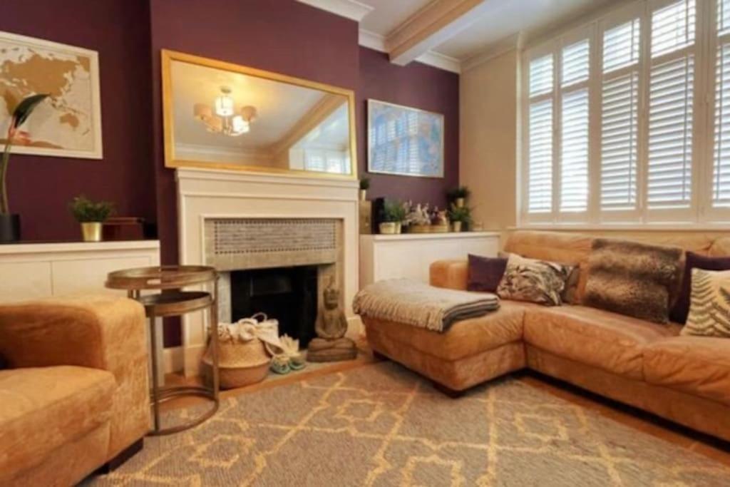 Casa de férias Luxury 4 Bed 2 Bath House With Garden Near Wimbledon *