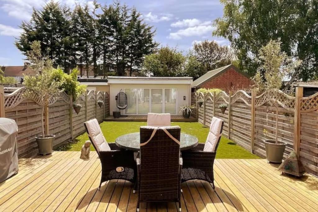 Luxury 4 Bed 2 Bath House With Garden Near Wimbledon * London