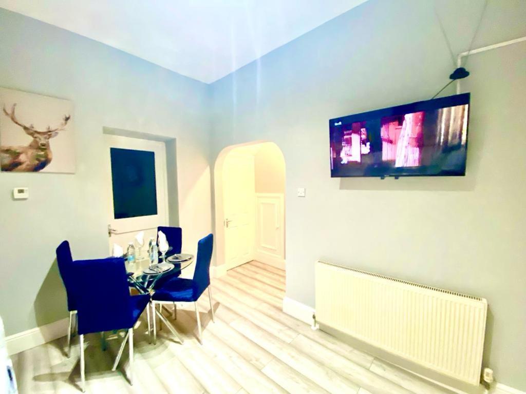 One Bedroom Ground Floor Flat In Apartment *