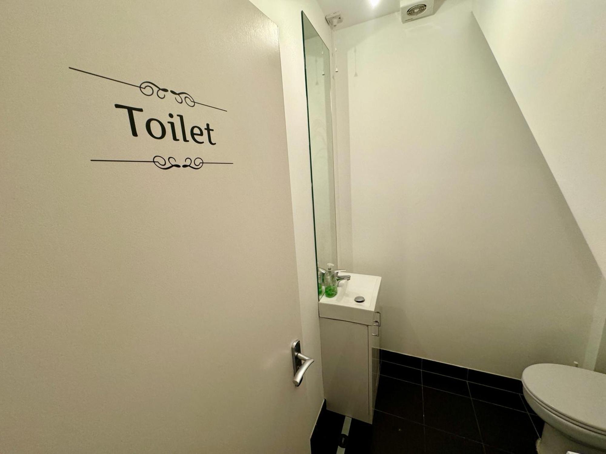 Homestay Cosmopolitan Comfort Private Bedrooms In Euston 106 London