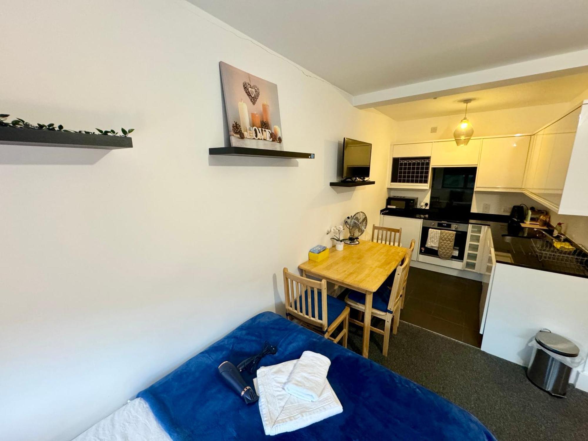 Homestay Cosmopolitan Comfort Private Bedrooms In Euston 106 *
