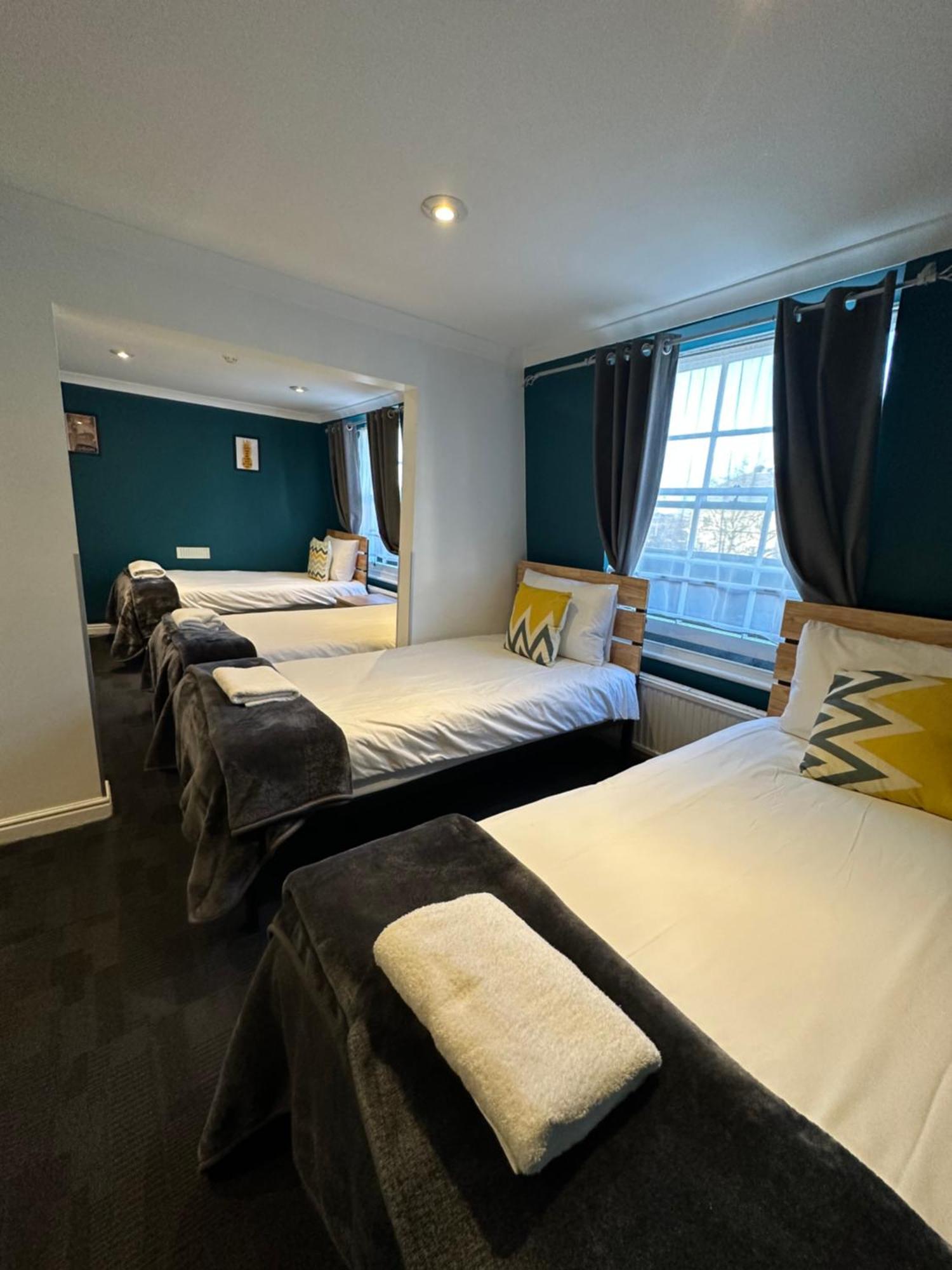 Smart Hyde Park View Hostel *