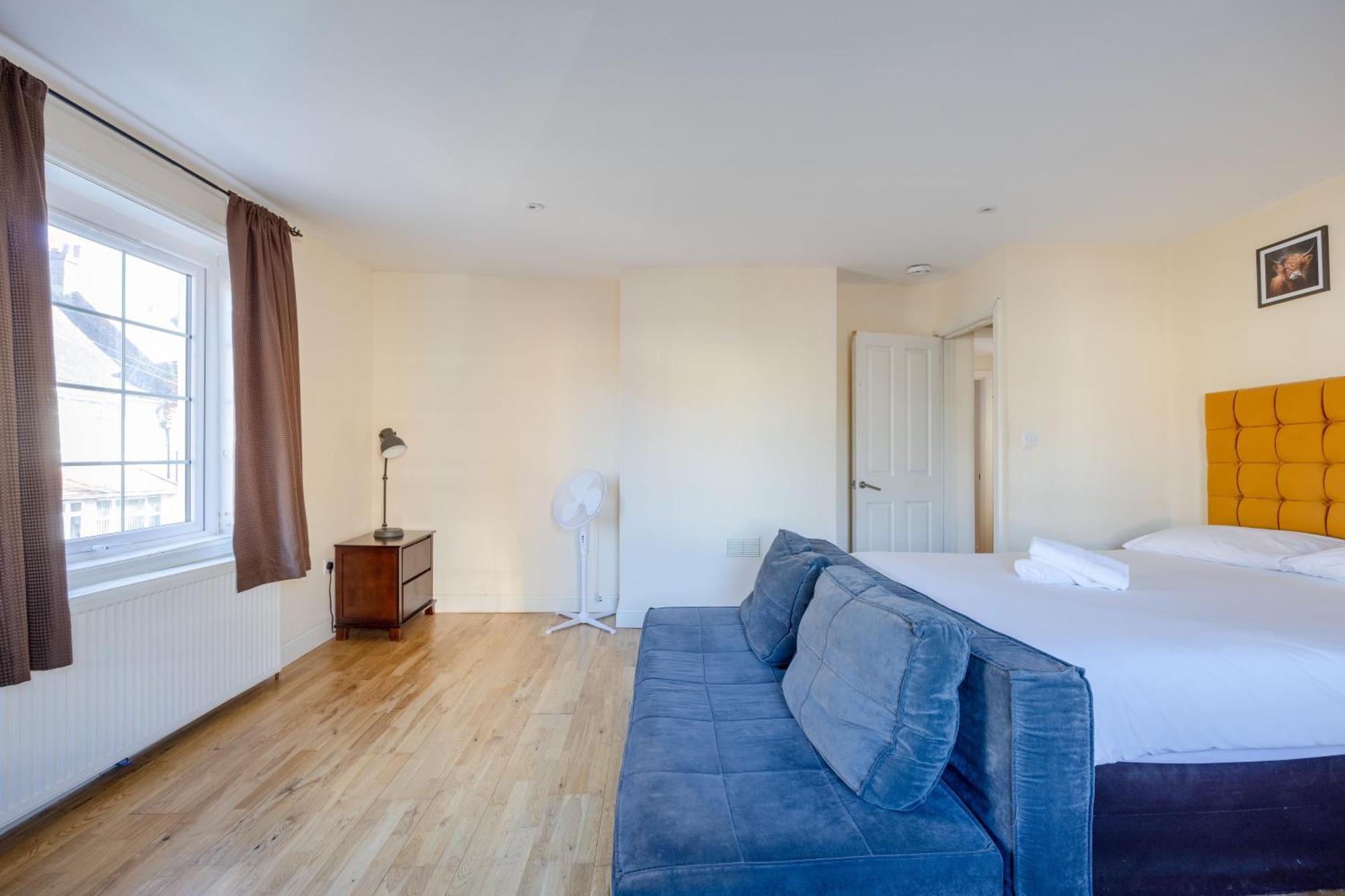 Casa de hóspedes Big House Close To Metro Underground - Sleeps Up To 13 Londres