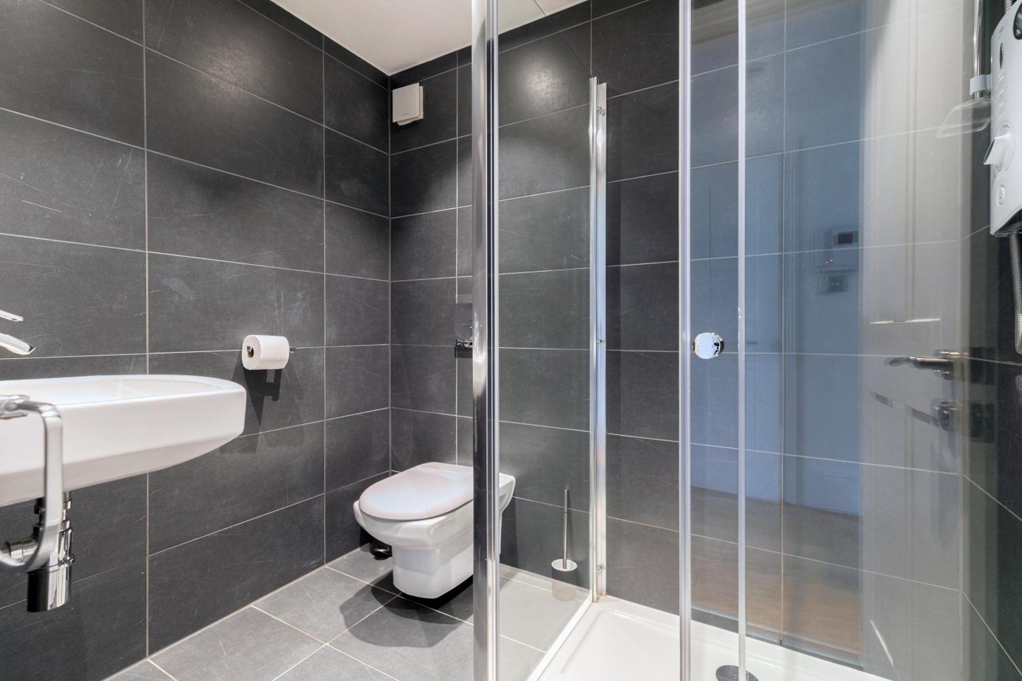 Regent's Park & Baker Street Modern Apartments! London
