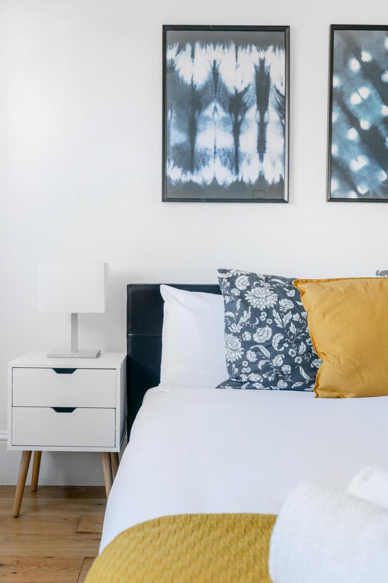 Regent's Park & Baker Street Modern Apartments! * London