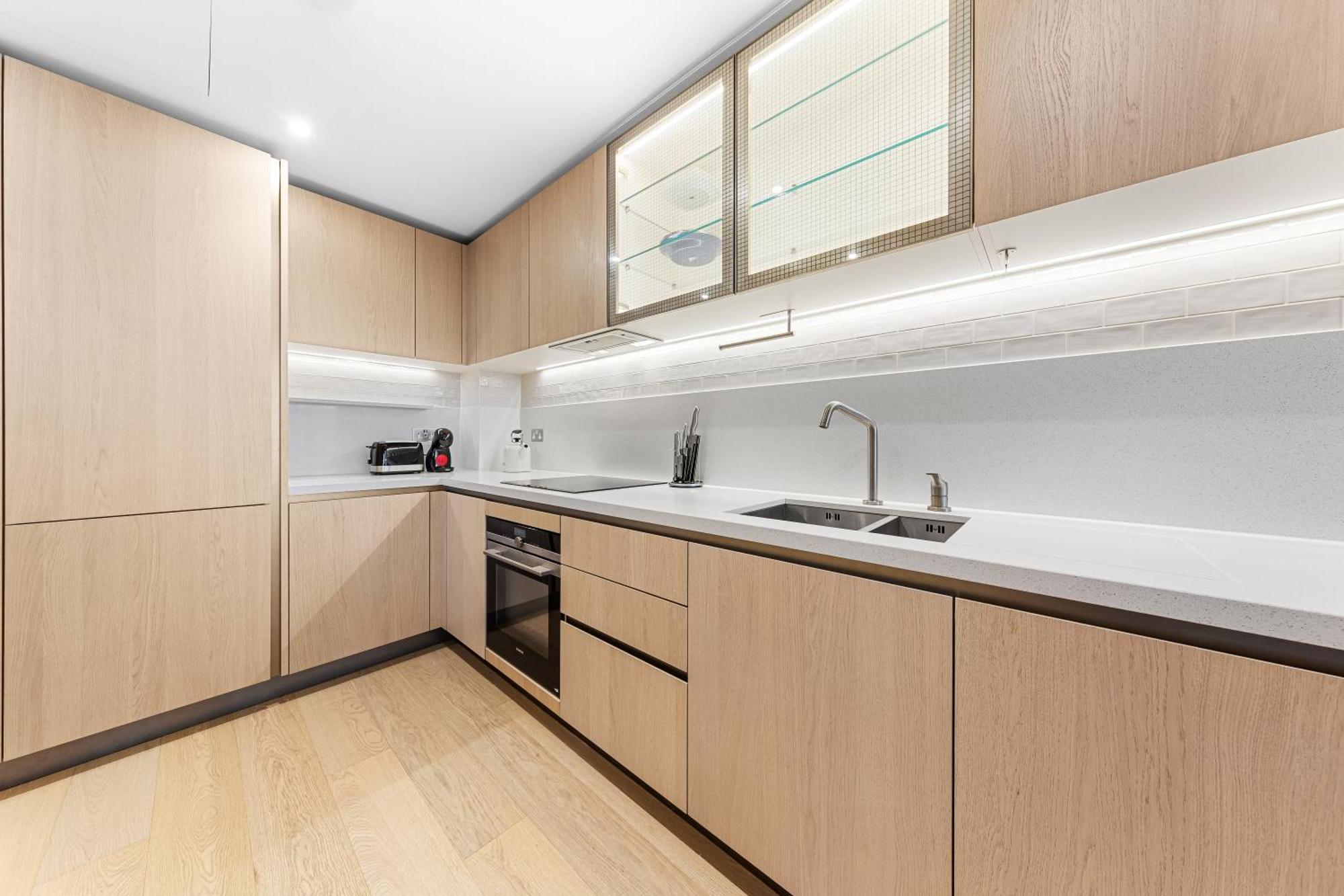 Luxury 1bdr + Balcony - Apartment London