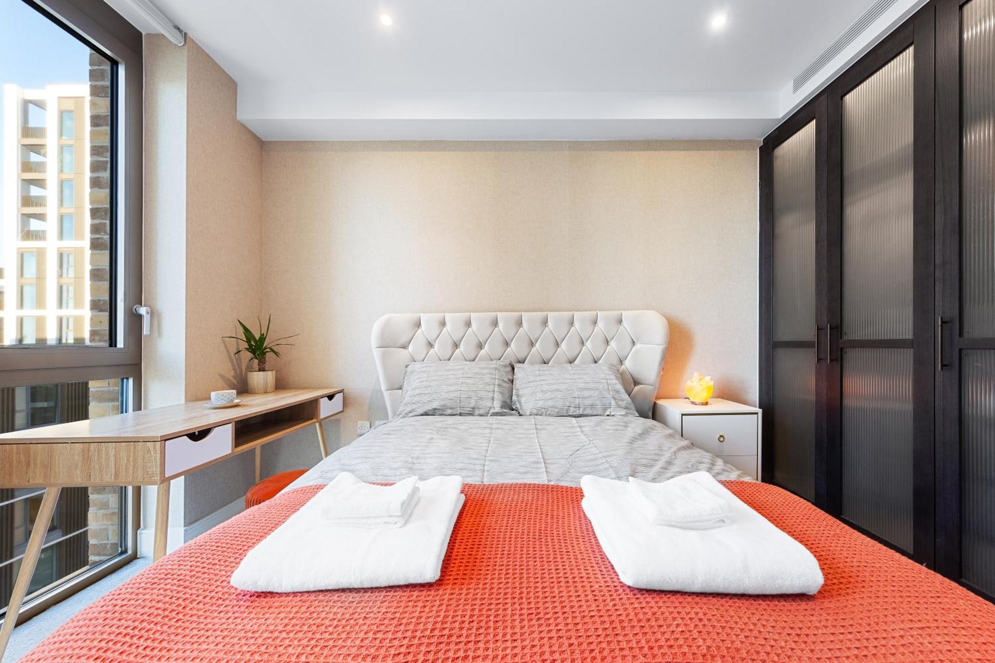 Luxury 1bdr + Balcony - Londres