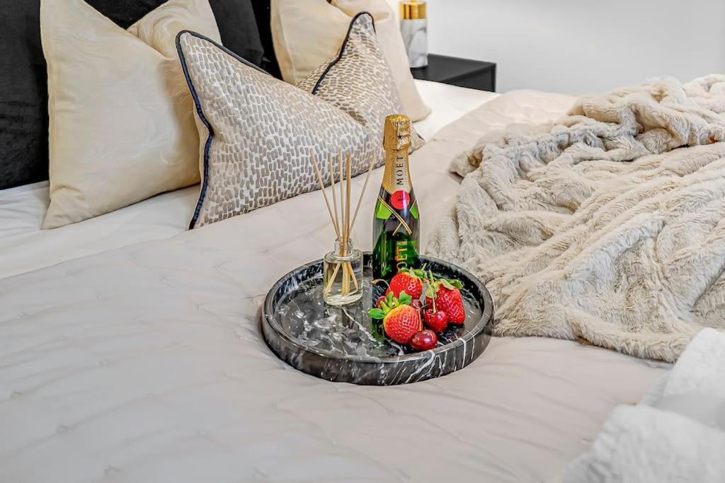 Serene With Garden View - Cozy Retreat For Couples & Solo Travellers Apartment *