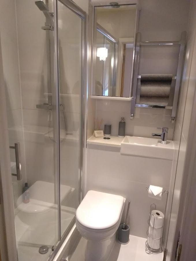 Three Bedroom By Beautiful Park Apartment