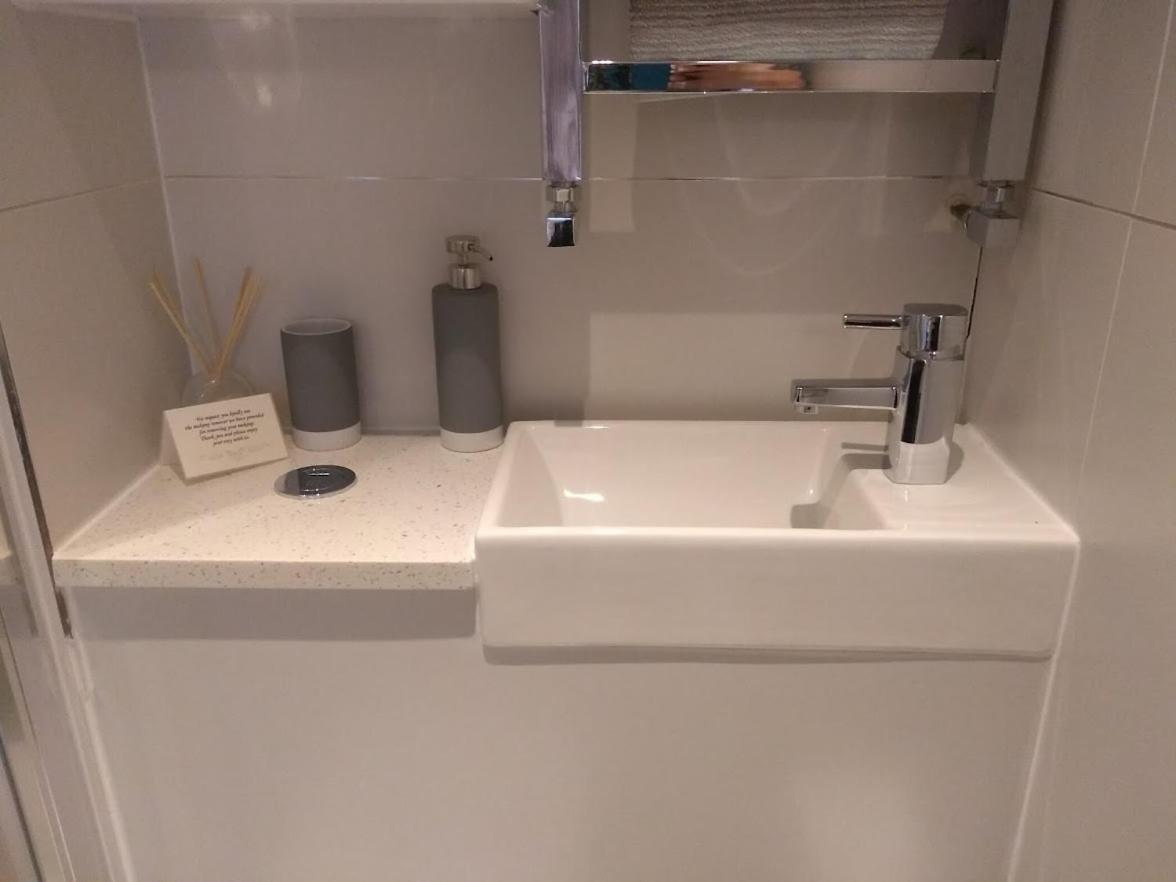 Three Bedroom By Beautiful Park Apartment London