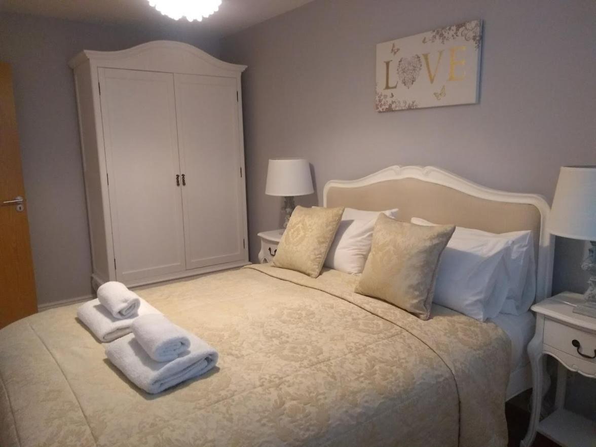 Three Bedroom By Beautiful Park Apartment