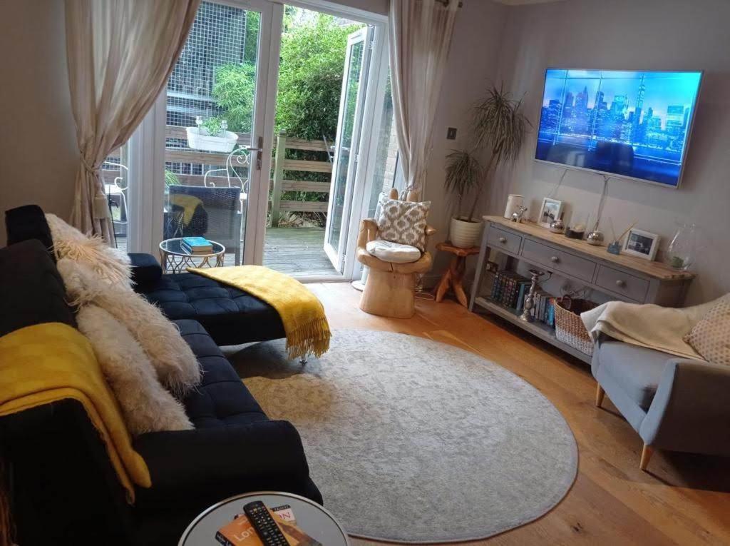 Apartment Three Bedroom By Beautiful Park