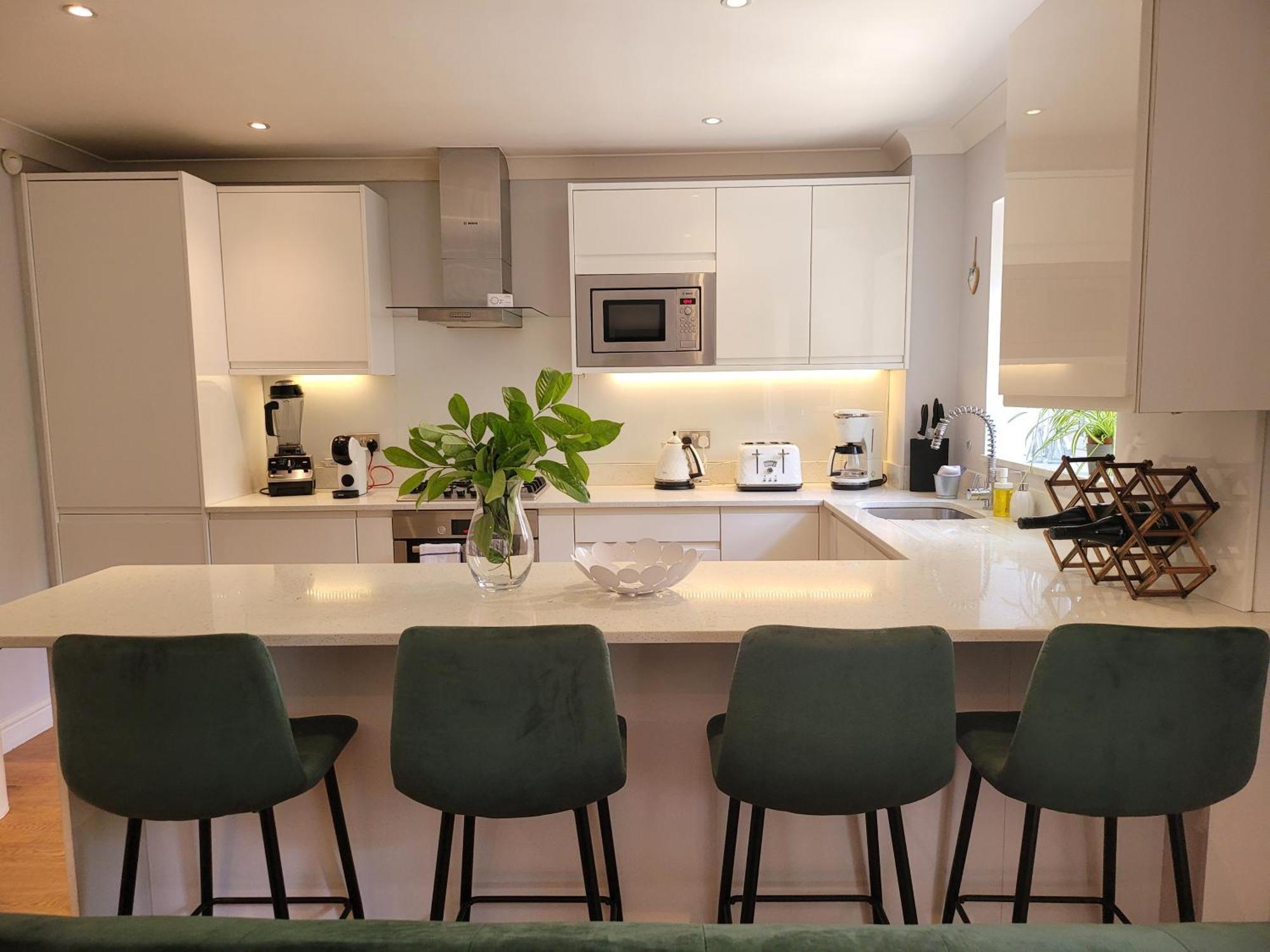 Apartment Three Bedroom By Beautiful Park London