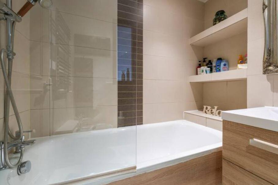 Apartamento Super Beautiful Three Bedroom *