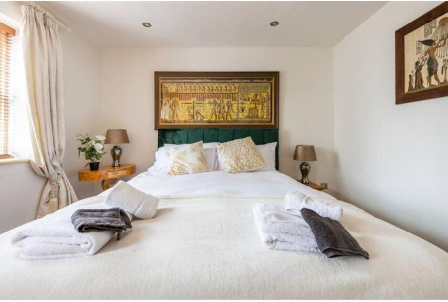 Super Beautiful Three Bedroom Apartment