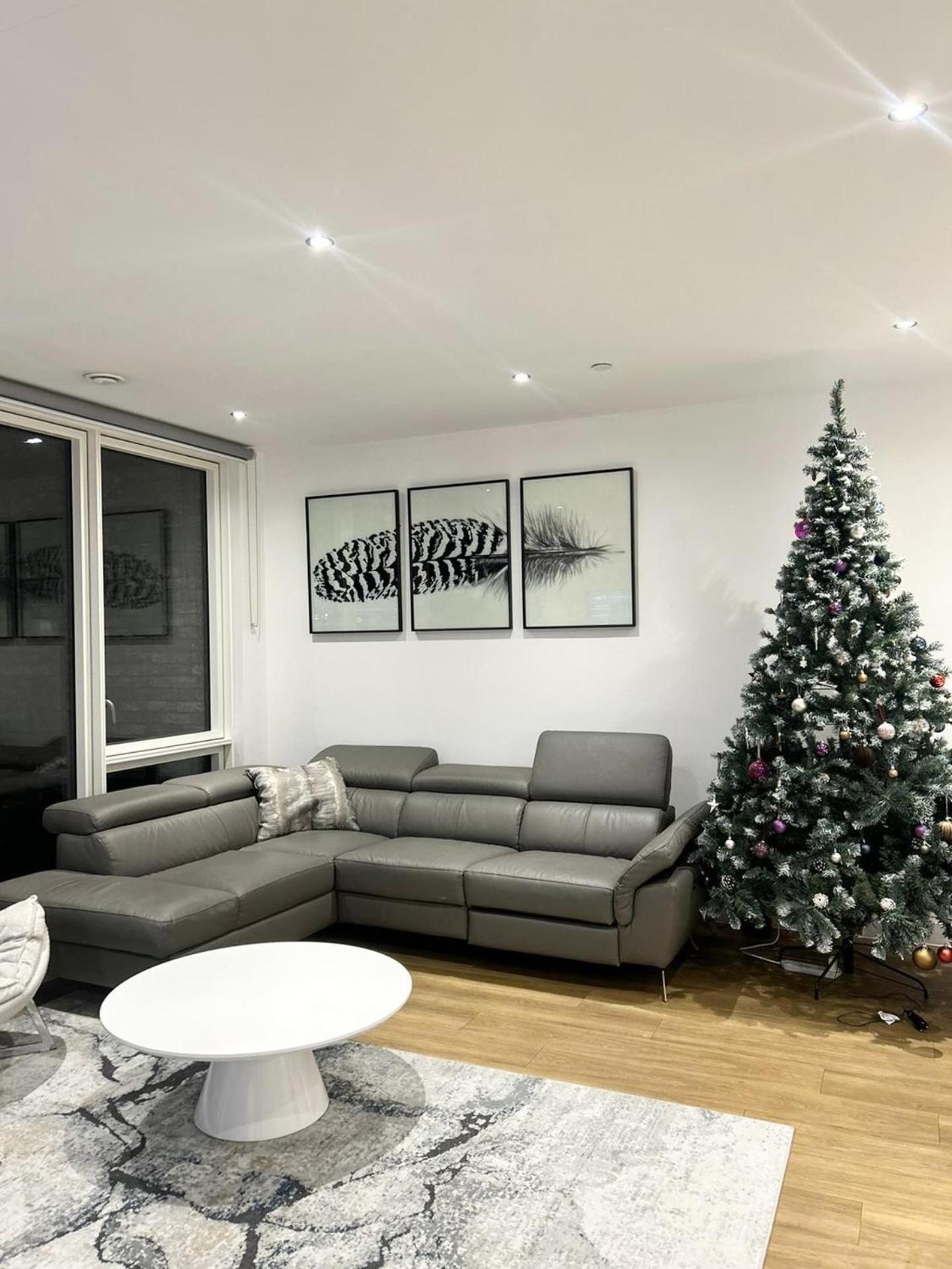 Apartment Beautiful 2-bed High Rise In Royal Wharf