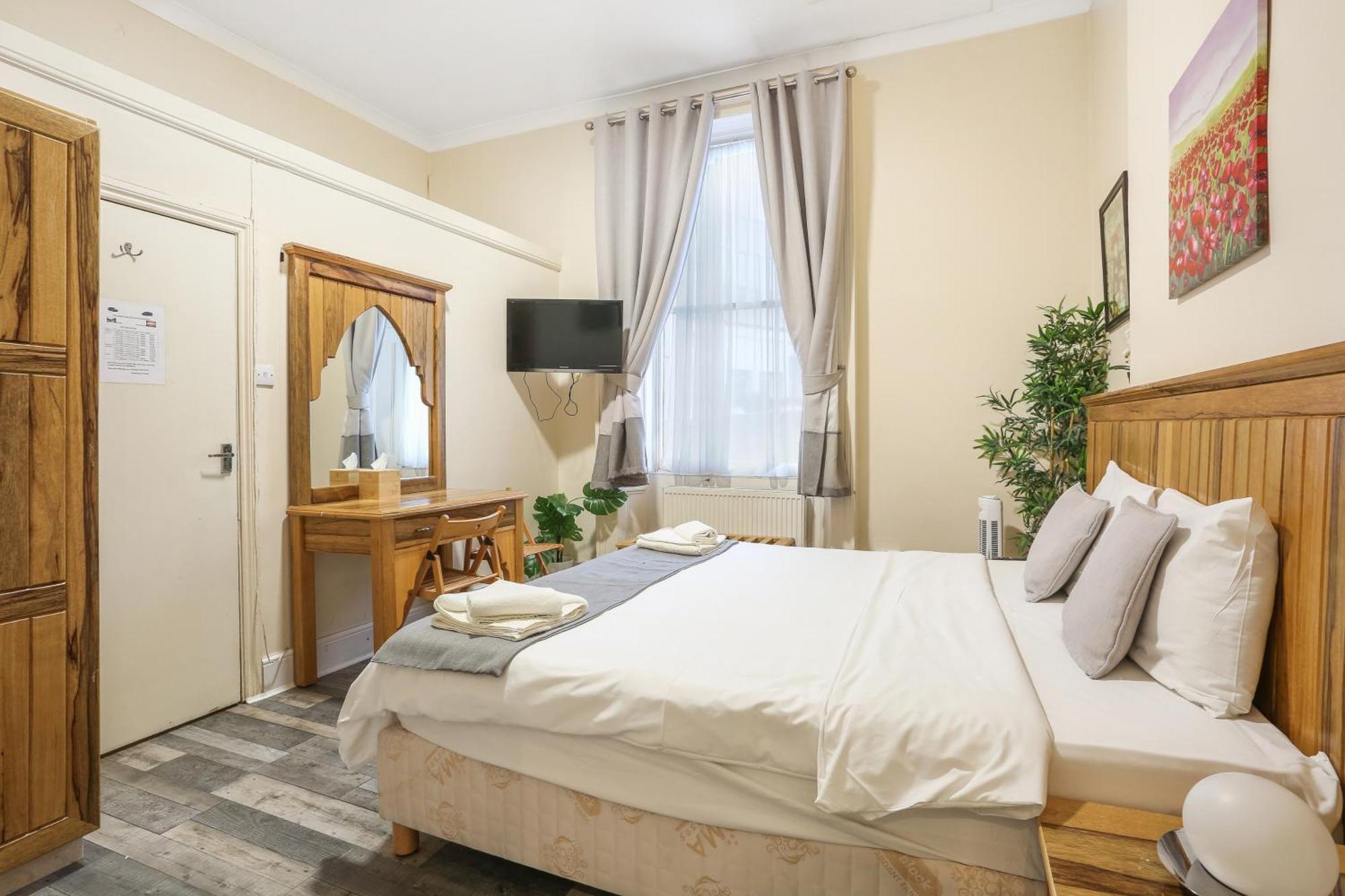 Beiroom Hyde Park Apartment London
