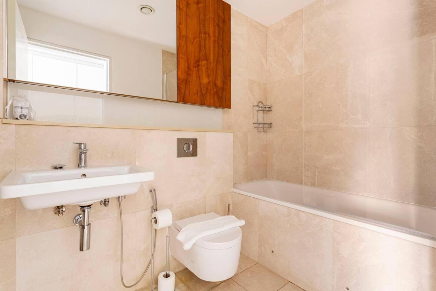 - 2 Beds - Sleeps 4 - Lift Londres