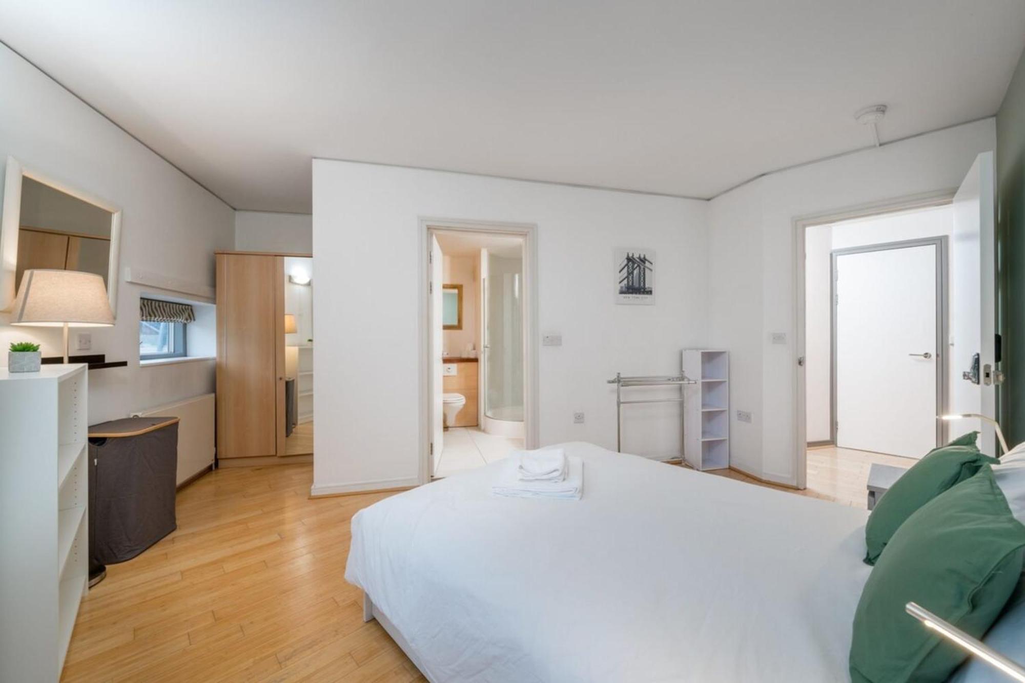 Apartamento Lovely 3bd Flat, Parking, Sleeps Six Close To O2