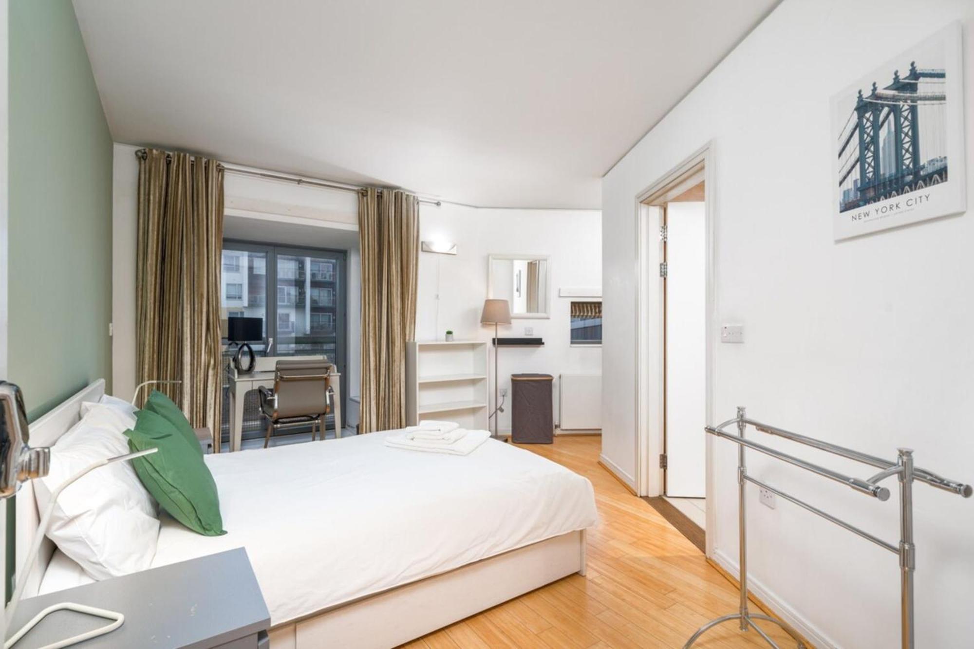 Apartamento Lovely 3bd Flat, Parking, Sleeps Six Close To O2 Londres