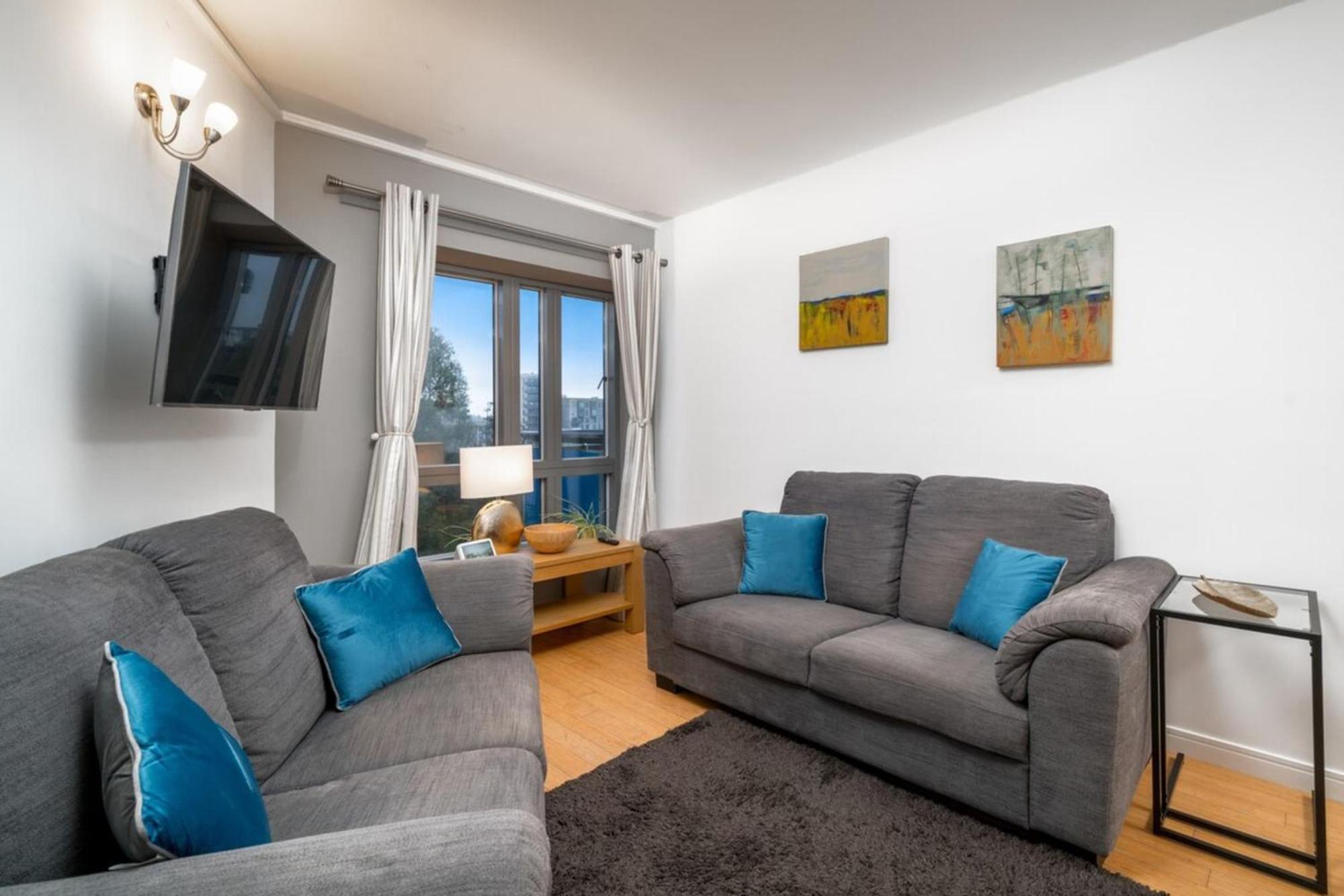 Apartamento Lovely 3bd Flat, Parking, Sleeps Six Close To O2