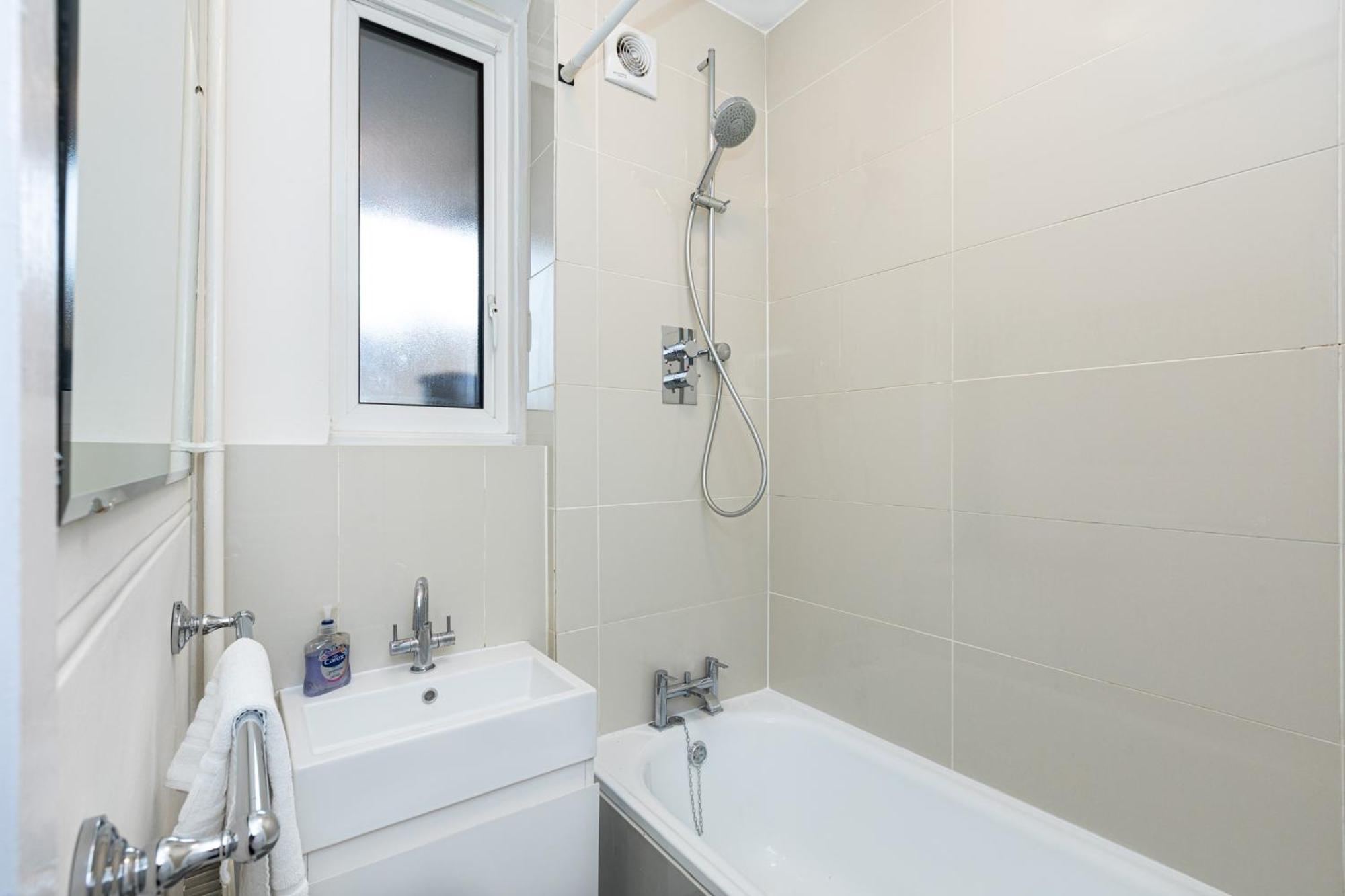 Apartment Bright Modern 1 Bedroom Flat, 5 Min To Vauxhall St London