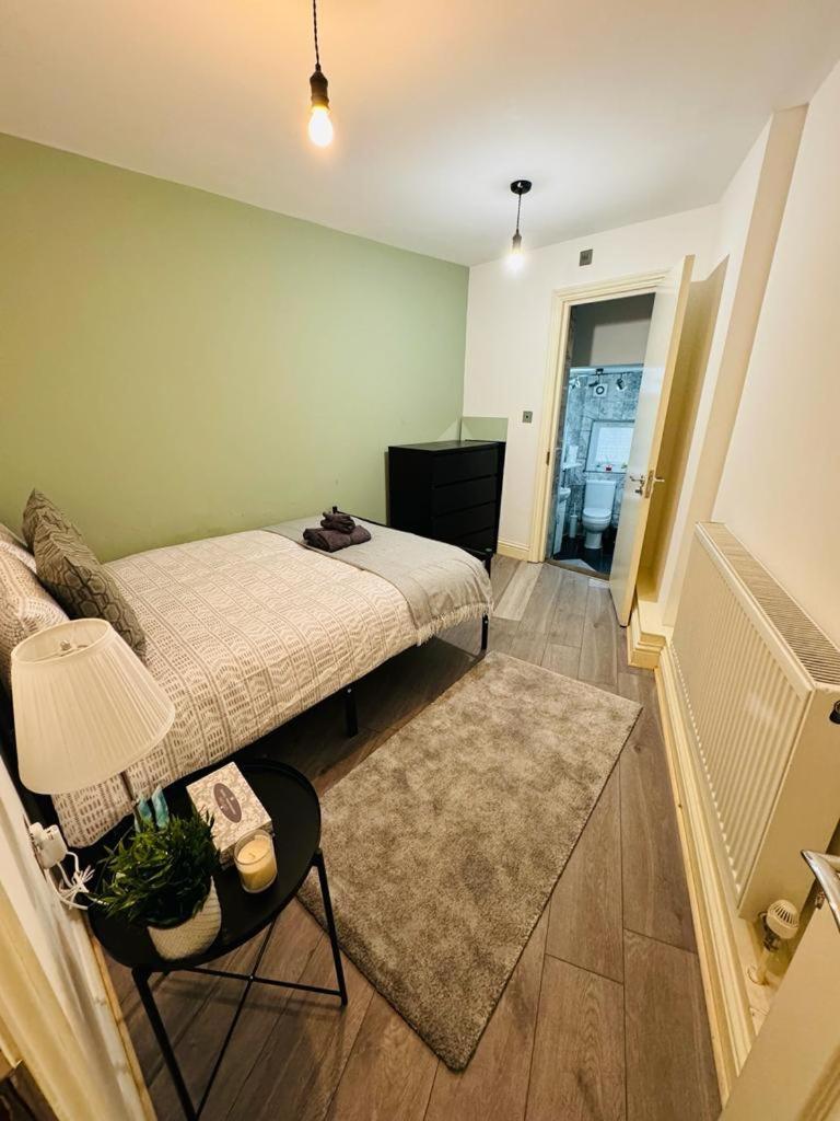 Apartment Willesden J Guest 4 London