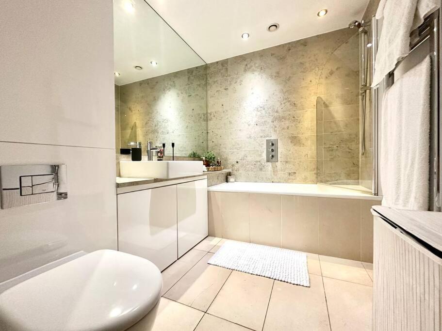 Modern 2 Bedroom In Central Apartamento *