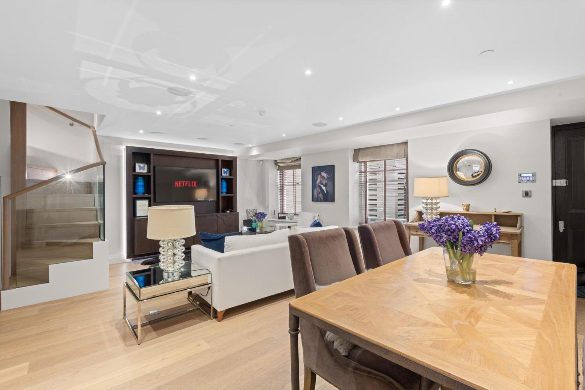 St Park And Westminster Luxury Apartment