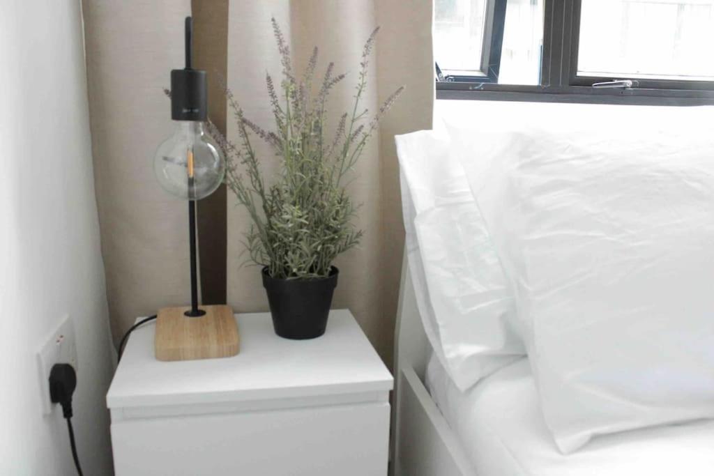 3-apartment Complex For Large Group Bookings. * London