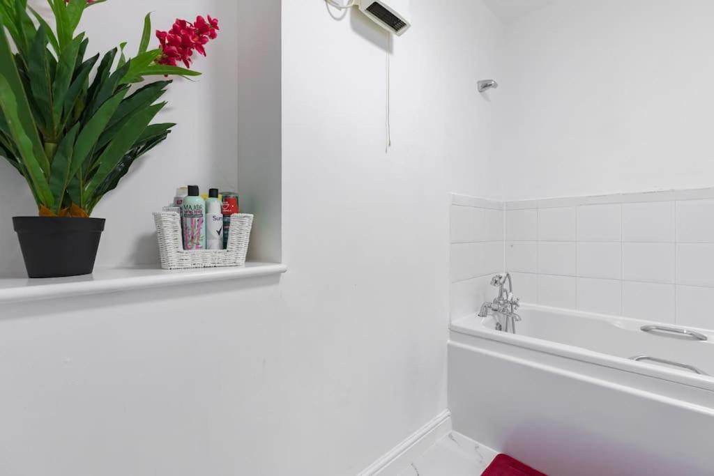 Apartment 2-br Oasis In Woolwich *