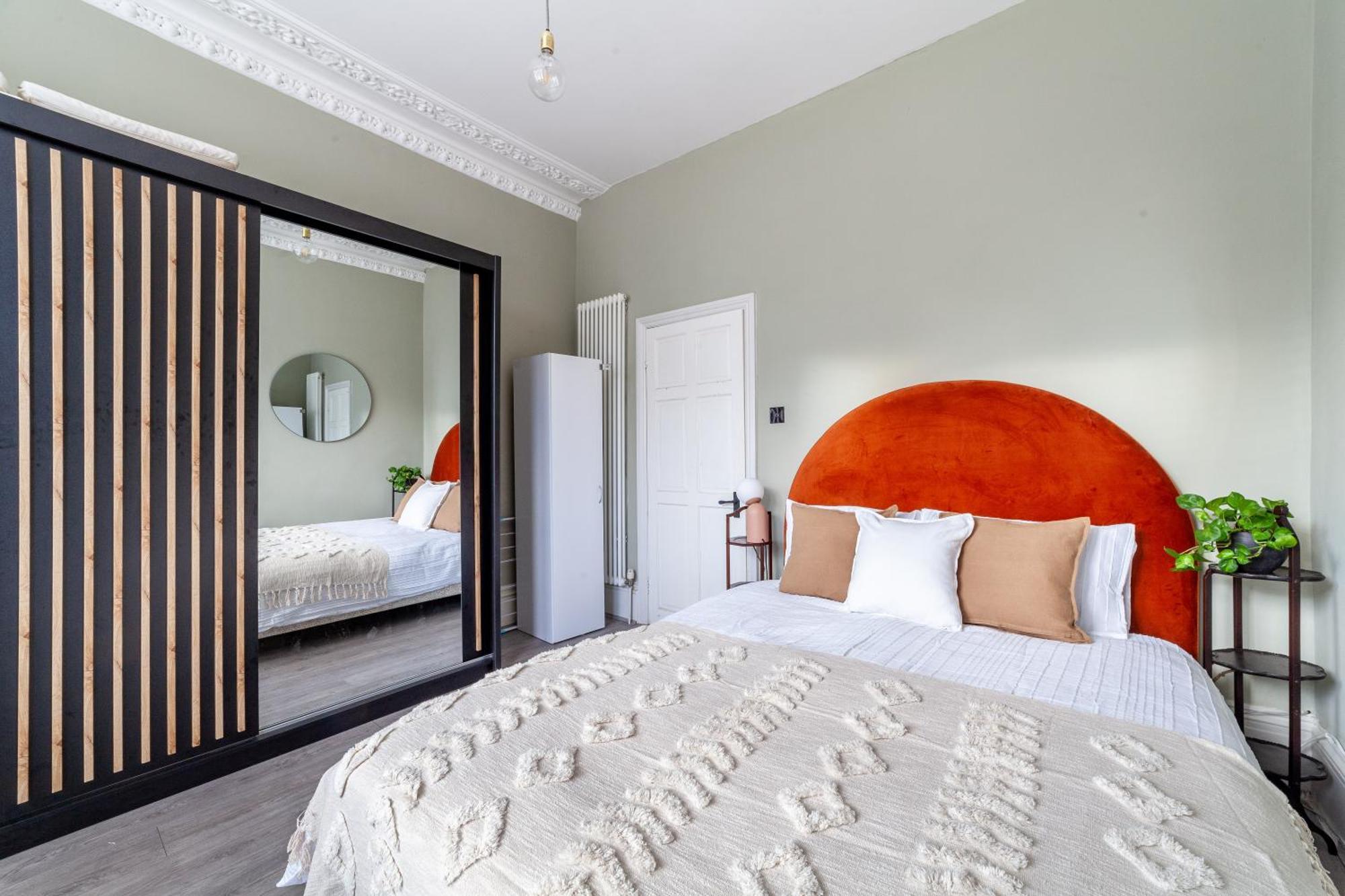 Arte - 2 Bed Luxurious Flat, Garden, 5min Dalston St., Parking Available, Serviced - Up To 5 Ppl Apartment *