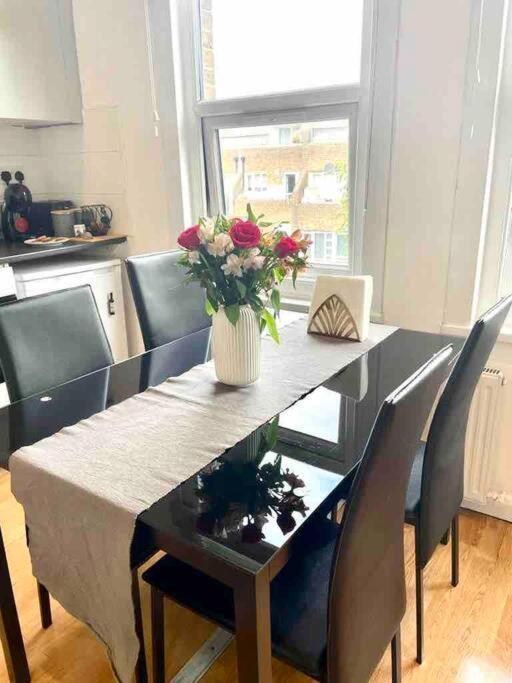 Apartamento A Bright Two Double Bedroom Flat