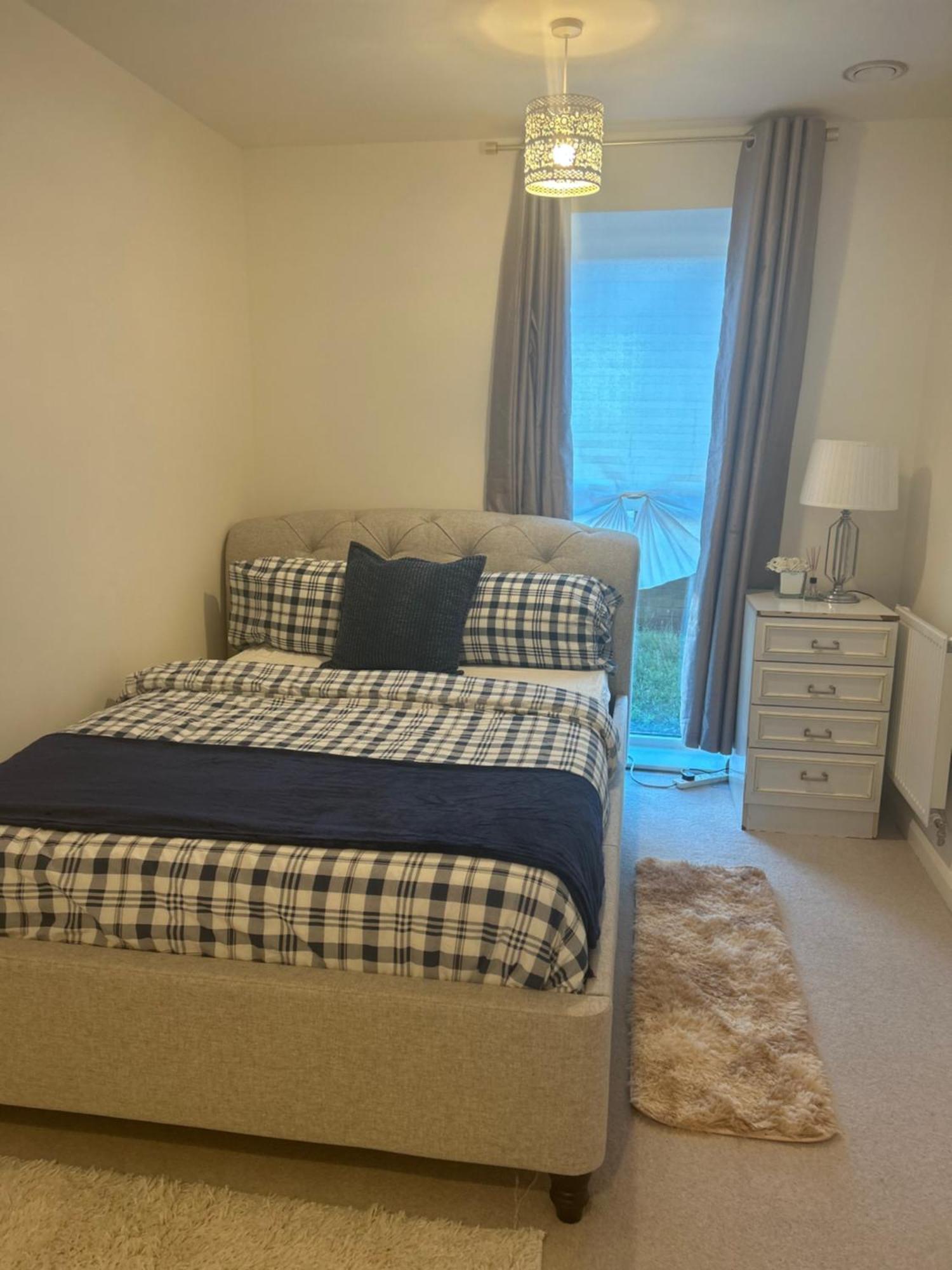 En-suite Double In A Shared Close To Homestay *