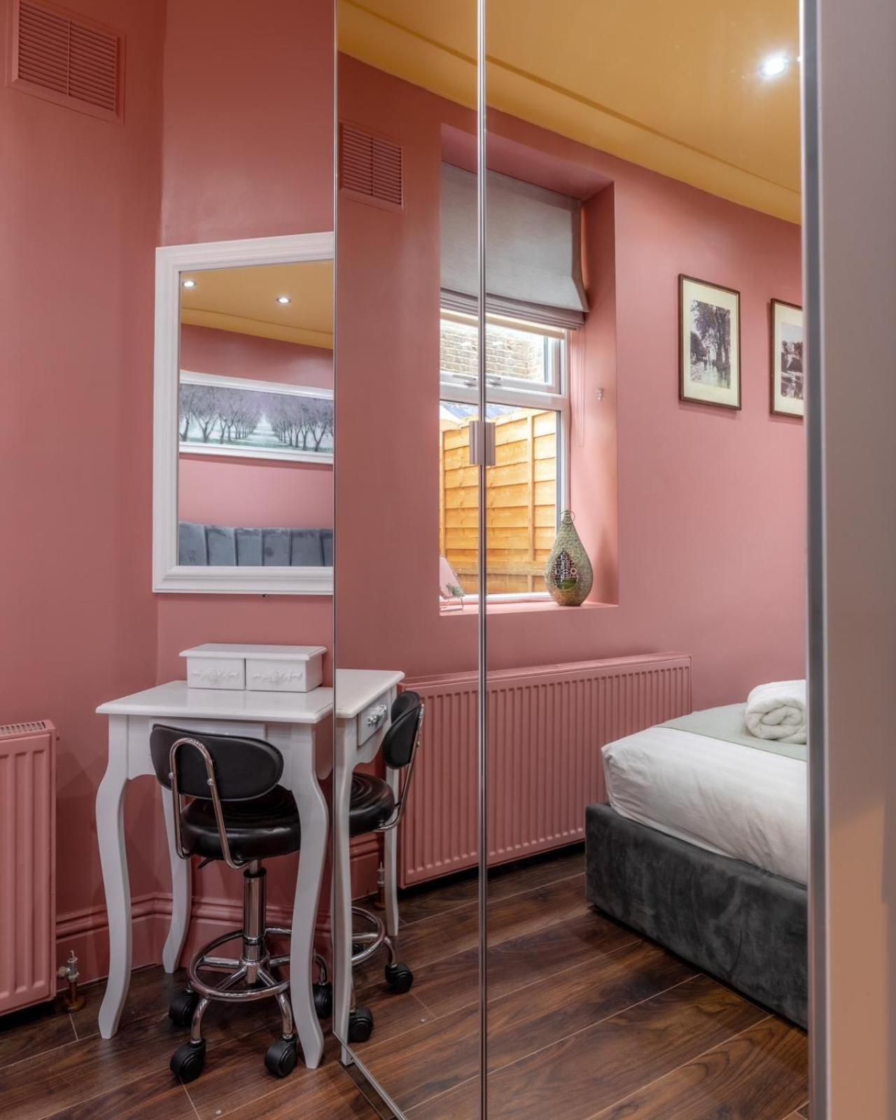 Stylish 2 Bedrooms Flat Sleeps 6 & Garden Zone 2 Cls * London